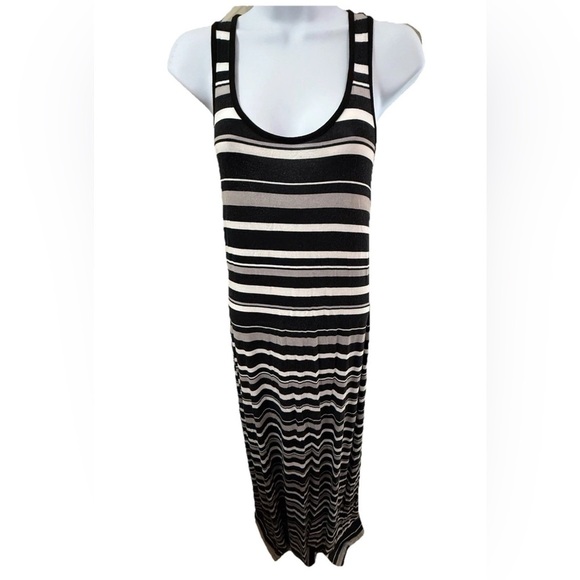 Striped Black and White Sleeveless Dress - Picture 1 of 8